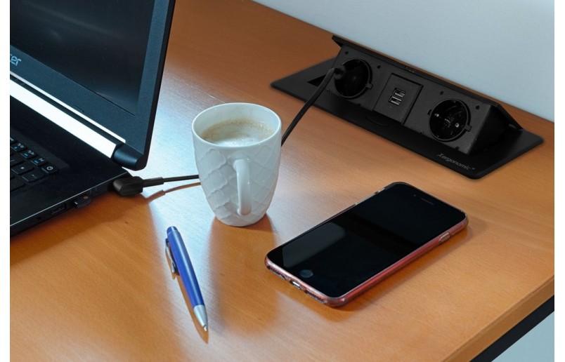 Bureaustopcontact zwart met 2 stopcontacten en 2 USB poorten