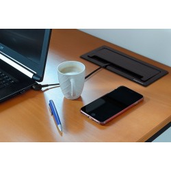 Bureaustopcontact zwart met 3 stopcontacten en 2 USB poorten