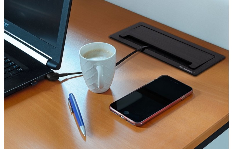 Bureaustopcontact zwart met 3 stopcontacten en 2 USB poorten