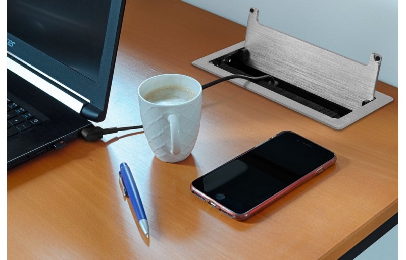 Bureaustopcontact zilver met 3 stopcontacten en 2 USB poorten