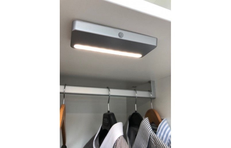 Oplaadbare LED batterijlamp met bewegingsmelder