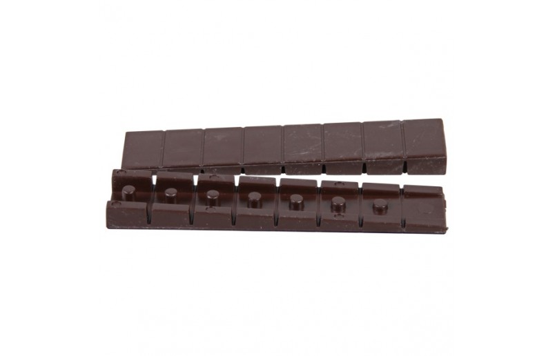 Stelwig kunststof bruin